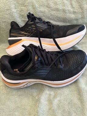 Women’s Saucony Endorphin running shoe